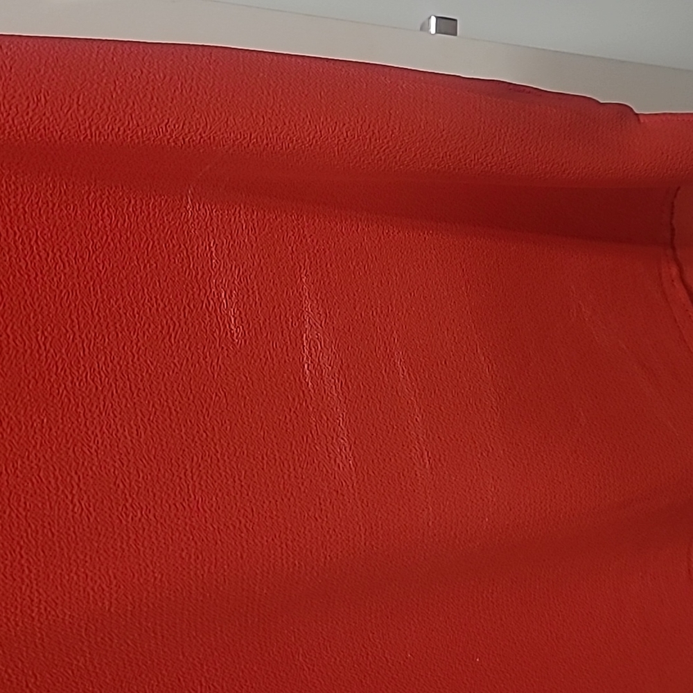 Red top - Picture 4 of 7